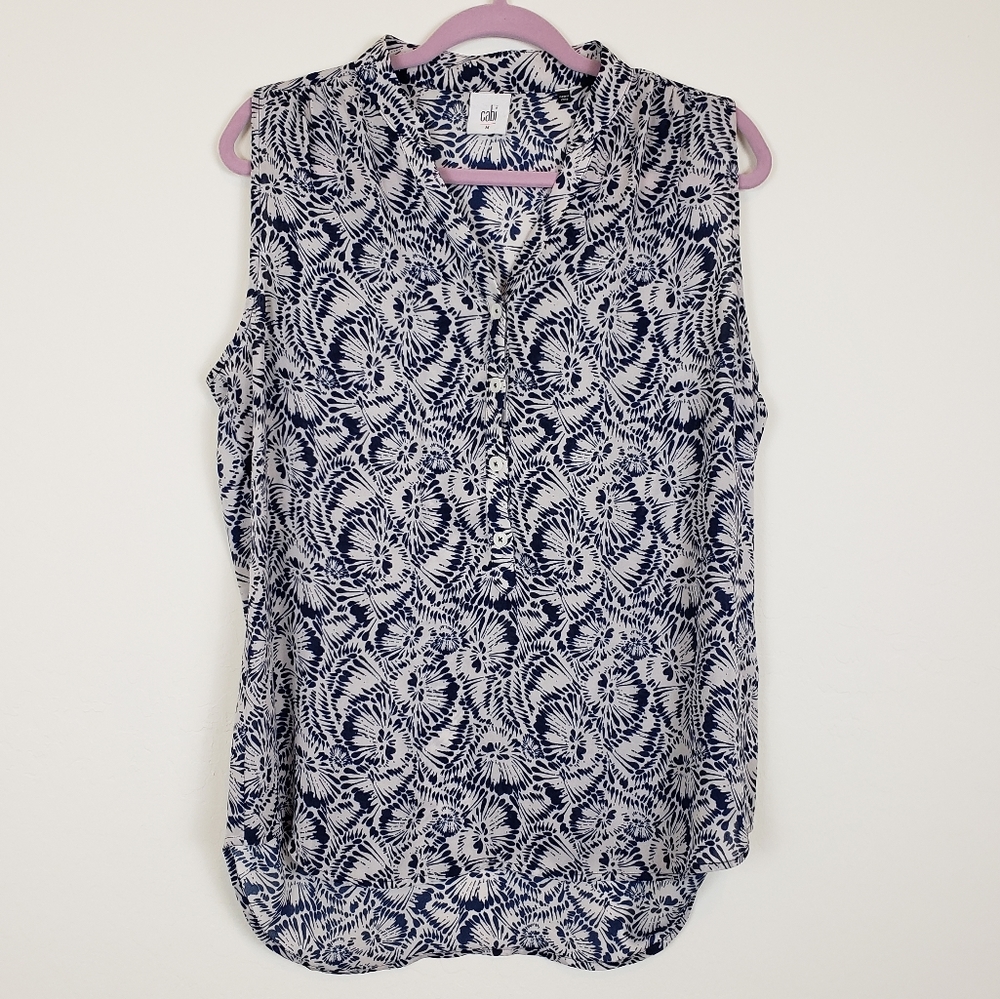 Cabi navy & cream button front sleeveless top Sz m